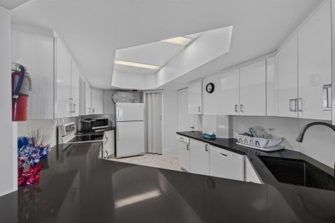 Copropriété à louer à Lauderdale-by-the-Sea, Floride: 1 chambre, 111.48 m2 № 2271032 - photo 28