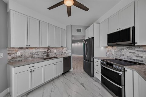 Copropriété à louer à Lauderdale-by-the-Sea, Floride: 1 chambre, 111.48 m2 № 2271032 - photo 14