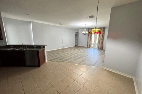 Villa ou maison à louer à Wesley Chapel, Floride: 5 chambres, 262.45 m2 № 2285324 - photo 10