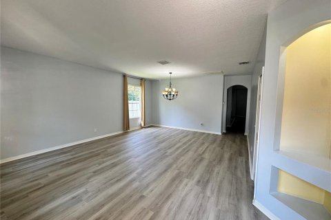 Villa ou maison à louer à Wesley Chapel, Floride: 5 chambres, 262.45 m2 № 2285324 - photo 8