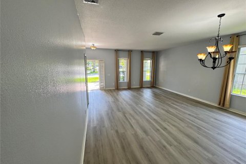 Villa ou maison à louer à Wesley Chapel, Floride: 5 chambres, 262.45 m2 № 2285324 - photo 6