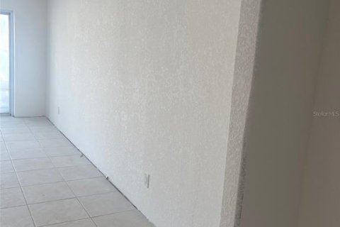 Condo in Saint Petersburg, Florida, 2 bedrooms  № 1555249 - photo 5