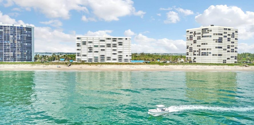 Condo in Jensen Beach, Florida, 2 bedrooms  № 1099003
