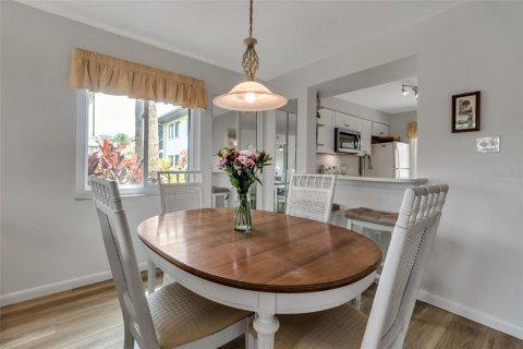 Copropriété à louer à Sarasota, Floride: 2 chambres, 98.94 m2 № 2102891 - photo 10