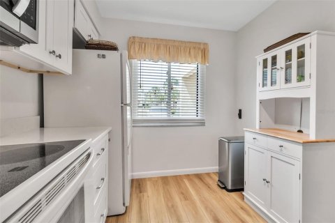 Copropriété à louer à Sarasota, Floride: 2 chambres, 98.94 m2 № 2102891 - photo 8