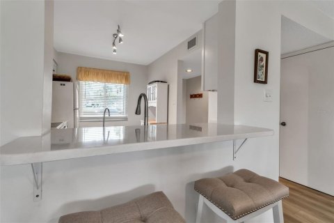 Copropriété à louer à Sarasota, Floride: 2 chambres, 98.94 m2 № 2102891 - photo 9