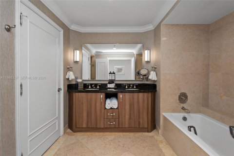 Купить кондоминиум в Форт-Лодердейл, Флорида 1 спальня, 91.97м2, № 2048213 - фото 18
