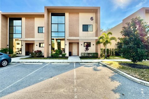 Adosado en venta en Kissimmee, Florida, 4 dormitorios, 218.88 m2 № 2347801 - foto 2