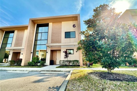 Adosado en venta en Kissimmee, Florida, 4 dormitorios, 218.88 m2 № 2347801 - foto 3
