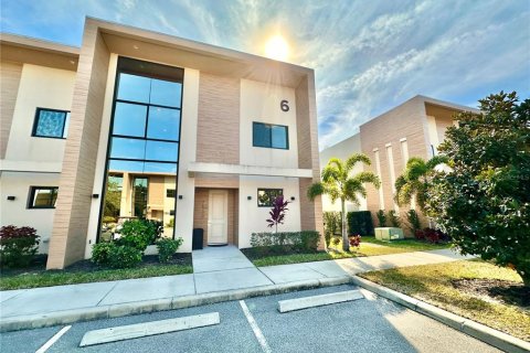 Adosado en venta en Kissimmee, Florida, 4 dormitorios, 218.88 m2 № 2347801 - foto 4