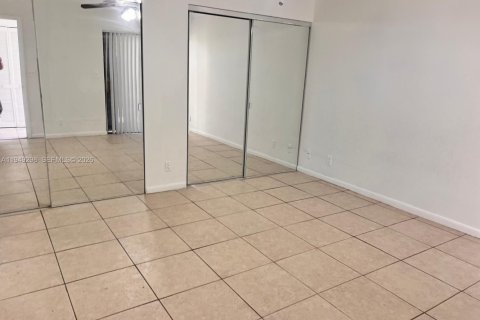 Снять в аренду кондоминиум в Палм Спрингс, Флорида 2 спальни, 88.35м2, № 2004961 - фото 6