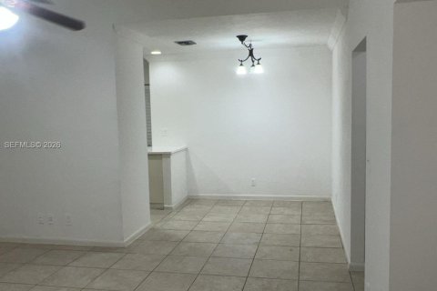 Copropriété à louer à Palm Springs, Floride: 2 chambres, 88.35 m2 № 2004961 - photo 13