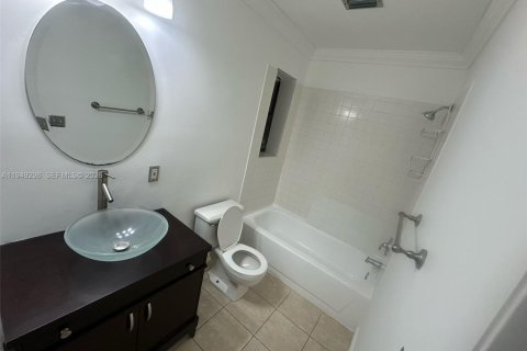 Снять в аренду кондоминиум в Палм Спрингс, Флорида 2 спальни, 88.35м2, № 2004961 - фото 4