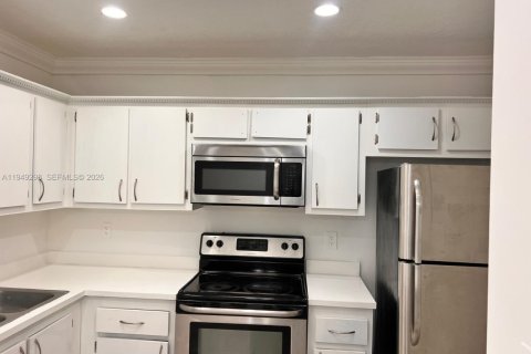 Снять в аренду кондоминиум в Палм Спрингс, Флорида 2 спальни, 88.35м2, № 2004961 - фото 2