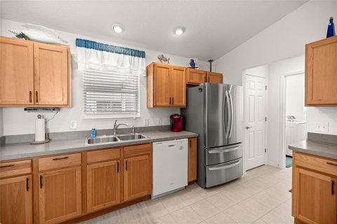 House in The Villages, Florida 2 bedrooms, 117.24 sq.m. № 1803392 - photo 7