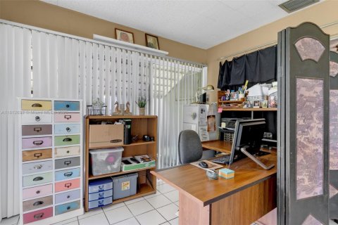 House in Tamarac, Florida 2 bedrooms, 124.67 sq.m. № 1758514 - photo 21