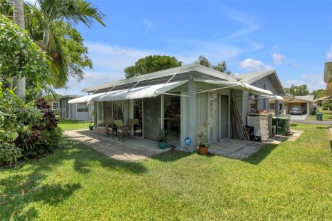 House in Tamarac, Florida 2 bedrooms, 124.67 sq.m. № 1758514 - photo 30
