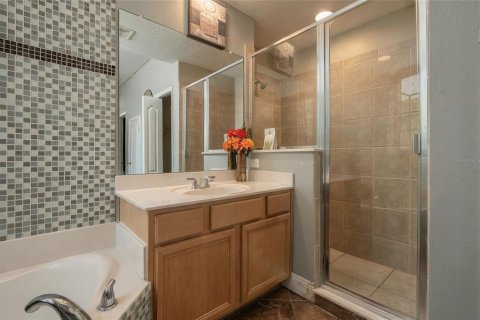 Casa en venta en Kissimmee, Florida, 4 dormitorios, 265.33 m2 № 2410464 - foto 24