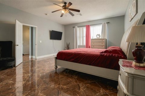 Casa en venta en Kissimmee, Florida, 4 dormitorios, 265.33 m2 № 2410464 - foto 16