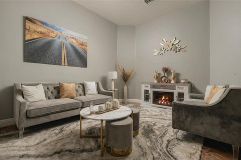Casa en venta en Kissimmee, Florida, 4 dormitorios, 265.33 m2 № 2410464 - foto 6