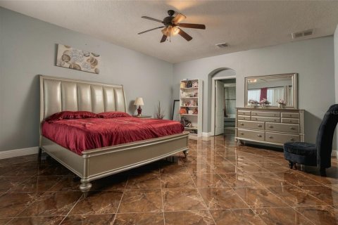 Casa en venta en Kissimmee, Florida, 4 dormitorios, 265.33 m2 № 2410464 - foto 19