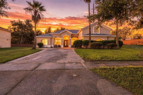 Casa en Kissimmee, Florida 4 dormitorios, 265.33 m2 № 2410464
