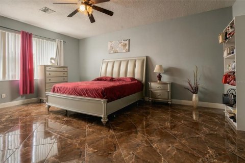 Casa en venta en Kissimmee, Florida, 4 dormitorios, 265.33 m2 № 2410464 - foto 18