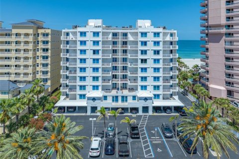 Condo à Clearwater, Floride, 3 chambres  № 2298251