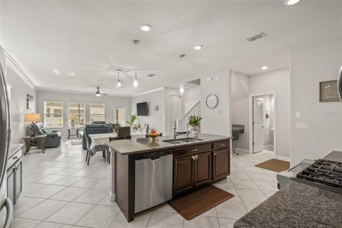 House in Land O' Lakes, Florida 5 bedrooms, 350.52 sq.m. № 1679214 - photo 10