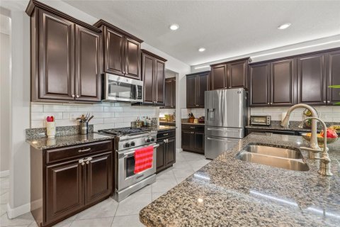 House in Land O' Lakes, Florida 5 bedrooms, 350.52 sq.m. № 1679214 - photo 3