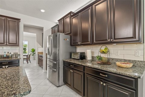 House in Land O' Lakes, Florida 5 bedrooms, 350.52 sq.m. № 1679214 - photo 6