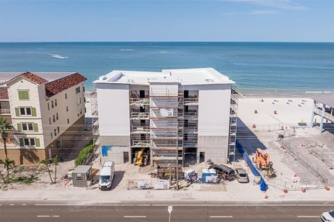 Condo in Madeira Beach, Florida, 2 bedrooms  № 1755481 - photo 16