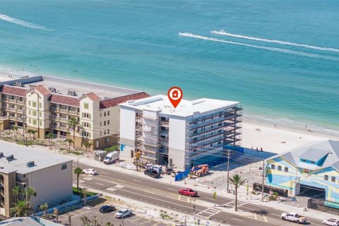 Condo in Madeira Beach, Florida, 2 bedrooms  № 1755481 - photo 23