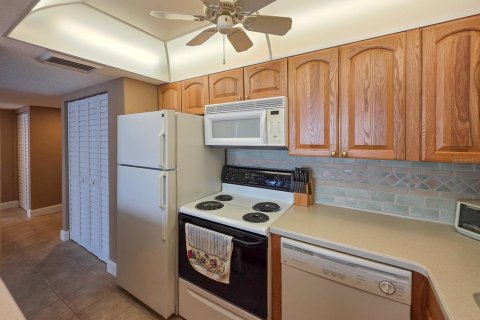 Condominio en venta en Daytona Beach Shores, Florida, 2 dormitorios, 98.29 m2 № 2134834 - foto 9