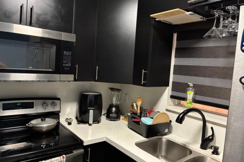 Купить кондоминиум в Майами, Флорида 2 спальни, 75.53м2, № 2005652 - фото 8