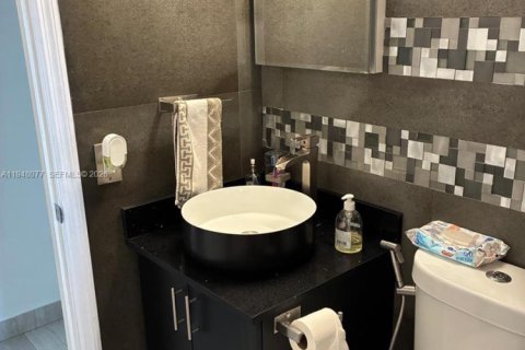 Купить кондоминиум в Майами, Флорида 2 спальни, 75.53м2, № 2005652 - фото 17