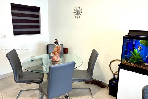 Купить кондоминиум в Майами, Флорида 2 спальни, 75.53м2, № 2005652 - фото 11