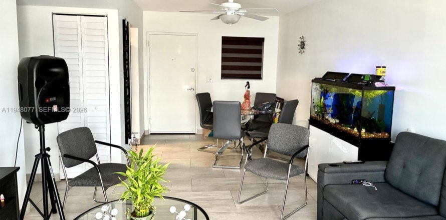 Кондоминиум с 2 спальнями в Майами, Флорида № 2005652