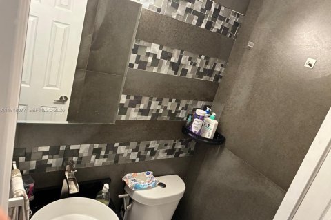 Купить кондоминиум в Майами, Флорида 2 спальни, 75.53м2, № 2005652 - фото 14