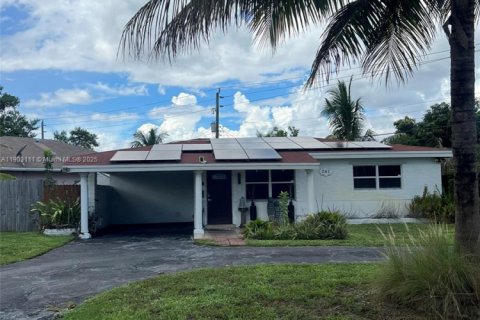 Купить виллу или дом в Окленд-Парк, Флорида 3 спальни, 105.91м2, № 1955292 - фото 1