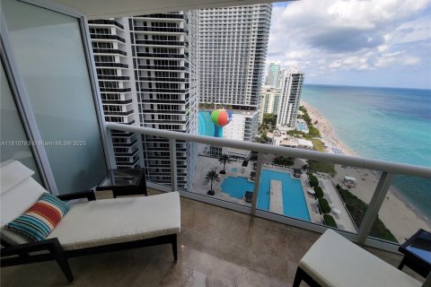 Condo in Hallandale Beach, Florida, 1 bedroom  № 1888822 - photo 19