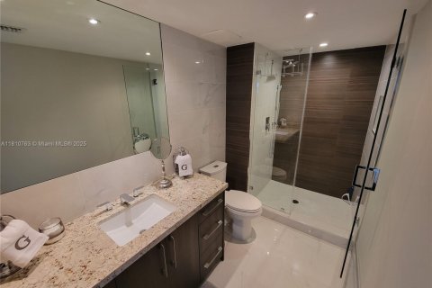 Condo in Hallandale Beach, Florida, 1 bedroom  № 1888822 - photo 11