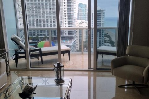 Condo in Hallandale Beach, Florida, 1 bedroom  № 1888822 - photo 5