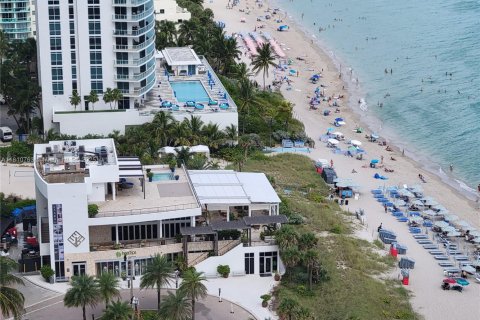 Condo in Hallandale Beach, Florida, 1 bedroom  № 1888822 - photo 20