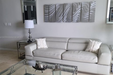 Condo in Hallandale Beach, Florida, 1 bedroom  № 1888822 - photo 7