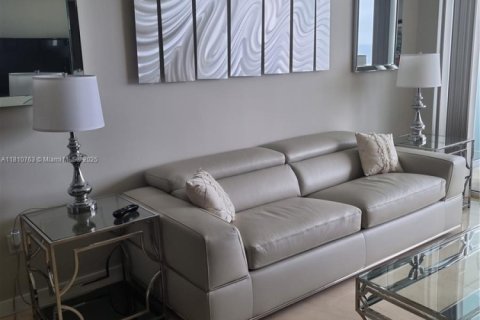 Condo in Hallandale Beach, Florida, 1 bedroom  № 1888822 - photo 10