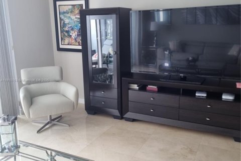 Condo in Hallandale Beach, Florida, 1 bedroom  № 1888822 - photo 8