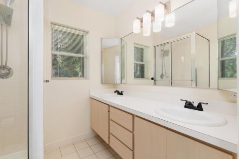 Adosado en venta en Lake Clarke Shores, Florida, 2 dormitorios, 127.65 m2 № 2146749 - foto 13