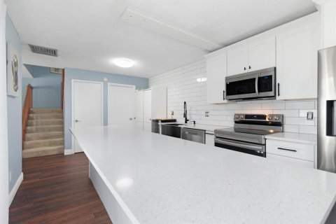 Adosado en venta en Lake Clarke Shores, Florida, 2 dormitorios, 127.65 m2 № 2146749 - foto 10