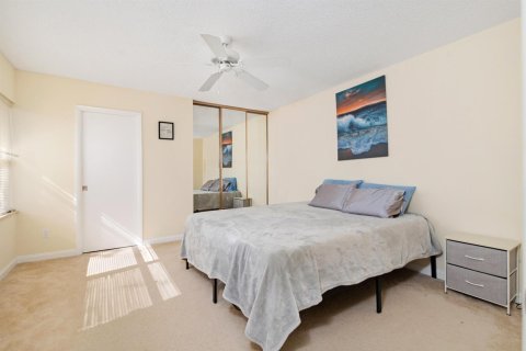 Adosado en venta en Lake Clarke Shores, Florida, 2 dormitorios, 127.65 m2 № 2146749 - foto 12